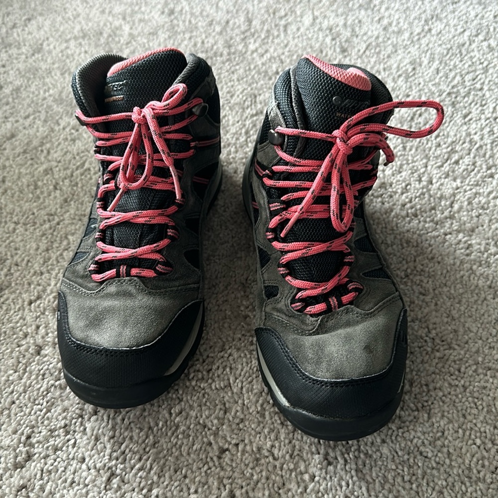 Hi Tec| Hiking Boots| Waterproof| Women Size 7